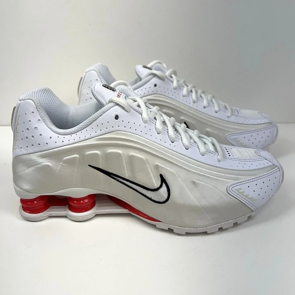 NIKE Shox R4 (GS) Shoes Youth Size 6.5 Women Size 8 White Phantom Red CW2626 102